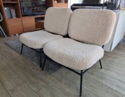 モデルルーム展示品　ZARA HOME　ZaraHome　ザラホーム　ボアチェア　ブークレ生地　ブークレ張り　1人掛け　1人用　パーソナルチェア　ラウンジチェア　ソファ　ミドルバック　ブラックアイアン　アイアン脚　アイボリー　ホワイト系　モダン　ナチュラル　エレガント　リサイクルショップ　再良市場　天白　名東　昭和　千種　瑞穂　緑　日進　豊明　東郷　おススメ　オススメ お洒落　オシャレ　中古　美品