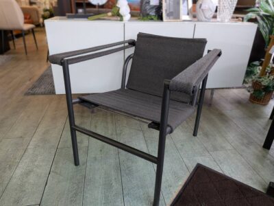 Cassina　カッシーナ　LC1　スリングチェア　アウトドアスリングチェア　1FauteuilDossierBasculantOutdoor　フォートゥイユ ドシエ　バスキュラン　アウトドア　1人掛けチェア　ラウンジチェア　屋外用チェア　縁側　バルコニー　防水塗装　回転背もたれ　マットブラック　ファブリック　布張り　コンパクト　防水生地　布製　リサイクルショップ　再良市場　天白　名東　昭和　千種　瑞穂　緑　日進　豊明　東郷　おススメ　オススメ お洒落　オシャレ　中古　美品