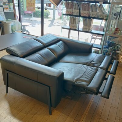 Power_reclining_sofa_3
