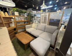 MOMO NATURAL　【モモナチュラル】　3シータソファ　オットマン付　ローテーブル　買取しました。