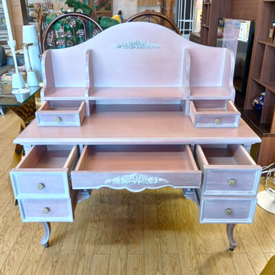 westhousegallery_desk_2