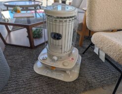 CORONA　コロナ　石油ストーブ　灯油ストーブ　ポータブルストーブ　2024年製　SL-5124　SLシリーズ　自然体流形　おもに13畳用　しん式　油タンク容量6.0L　木造13畳　コンクリート18畳　ホワイト　災害時　停電時　非常時　防災グッズ　暖房機器　暖房器具　タンクいった意識　電源不要　遠赤外線炎筒　リサイクルショップ　再良市場　天白　名東　昭和　千種　瑞穂　緑　日進　豊明　東郷　おススメ　オススメ お洒落　オシャレ　中古