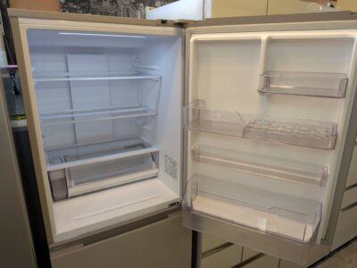 Panasonic パナソニック 326L 3ドア 冷蔵庫 冷凍冷蔵庫 2025年製 高年式 マットベージュ 右開き 片開き コンパクト スリム うす型 シンプル マットカラー 大容量野菜室 急凍機能付き 自動製氷 わけられるん棚 野菜室真ん中 幅60cm コンパクト リサイクル 最良市場 天白区 名東区 昭和区 千種区 瑞穂区 緑区 日進市 豊明市 東郷町 買取 出張買取 高価買取 販売 お値打ち 特価 1点物 1点モノ 早い者勝ち おすすめ おしゃれ 中古品 中古美品 キレイ