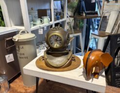レトロ　アンティーク　Diving Helmet Clock　【ダイビング潜水ヘルメット型置き時計】　　買取しました。