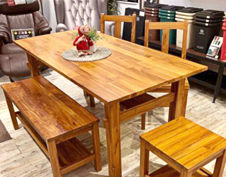 ダイニングテーブル